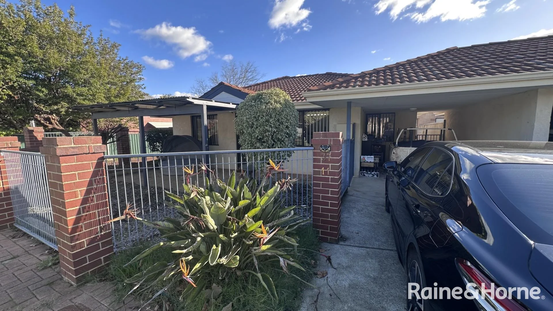 37/11 Elvire Street (1/18)