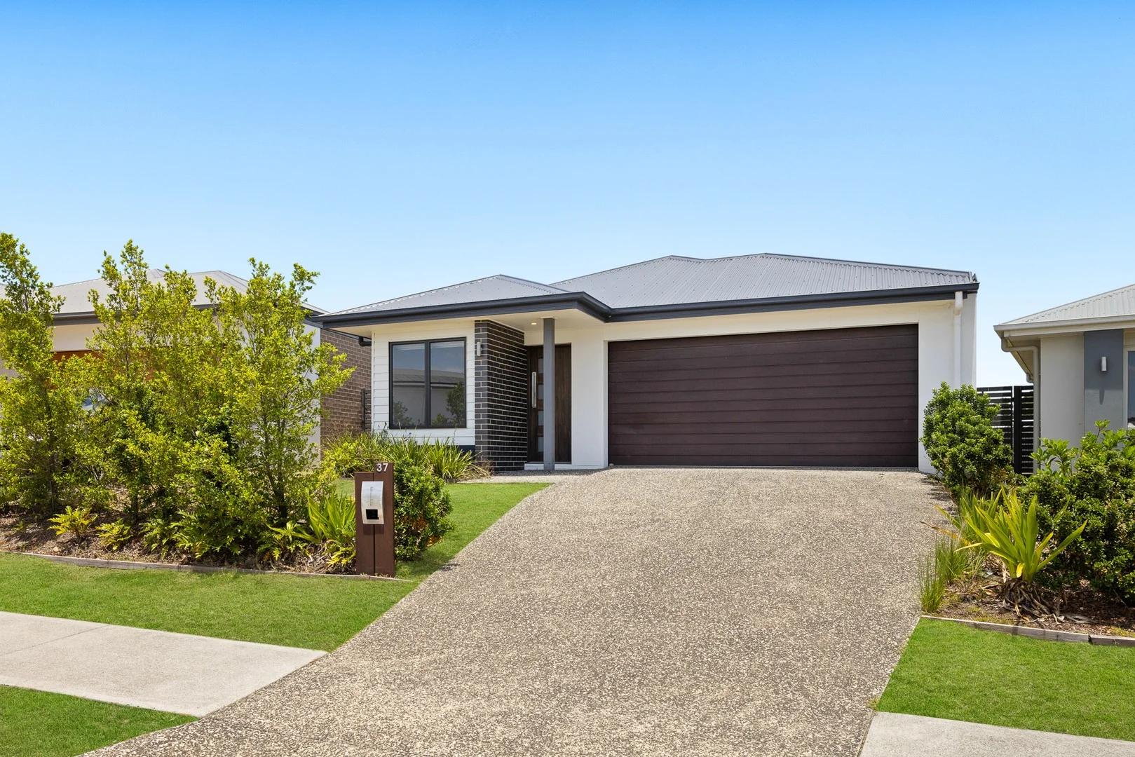 37 Belaroma Street (1/21)