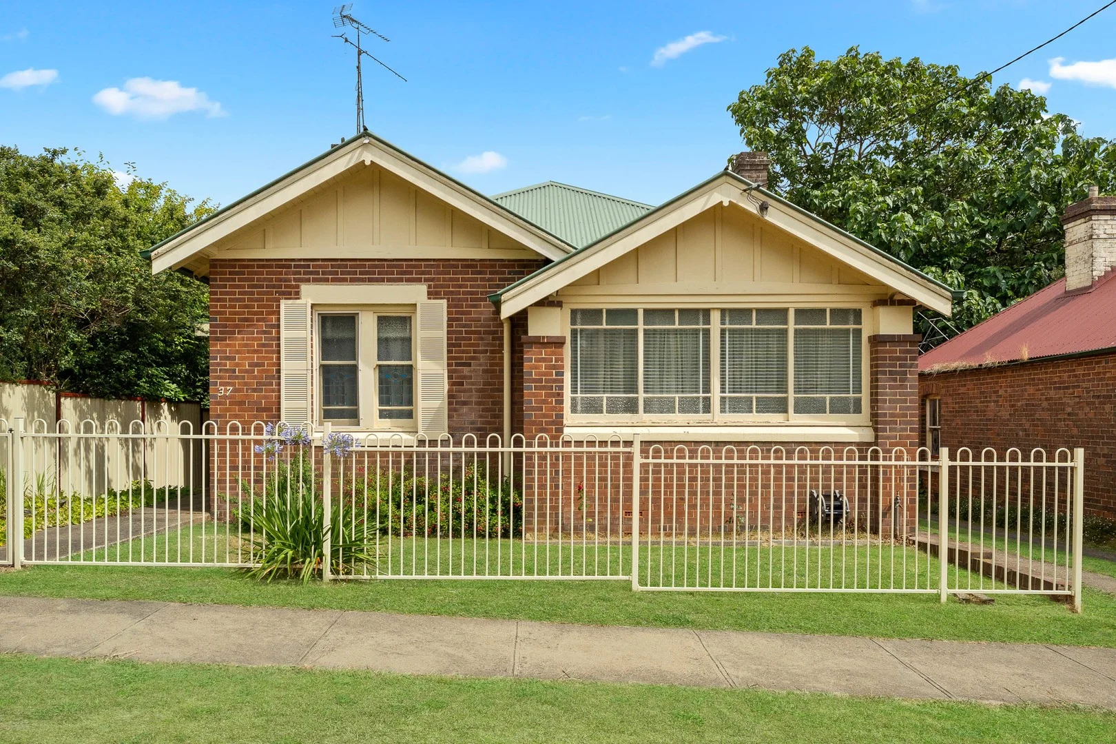 37 Colyer Street (1/1)