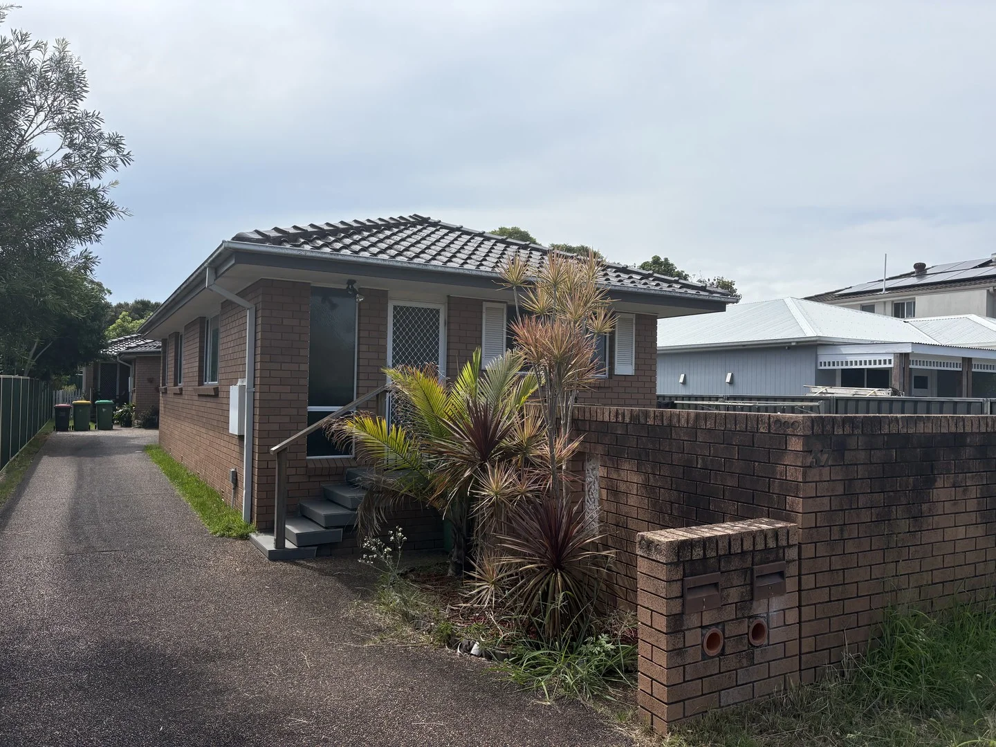 37 Moana Street (1/2)