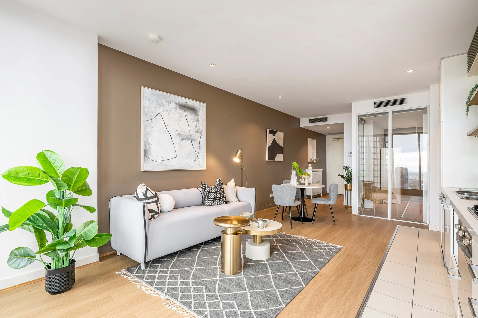3708/1 Freshwater Place (1/18)