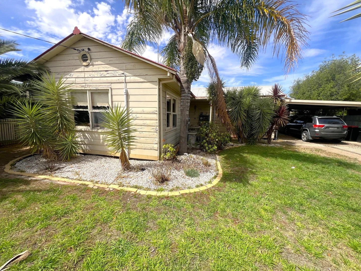 371 Hay Road (1/1)