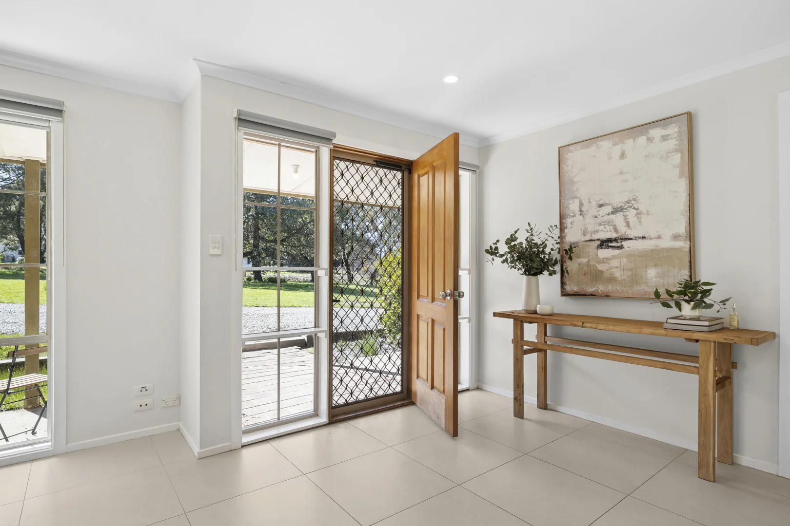 378 Lauriston Road - Image 2