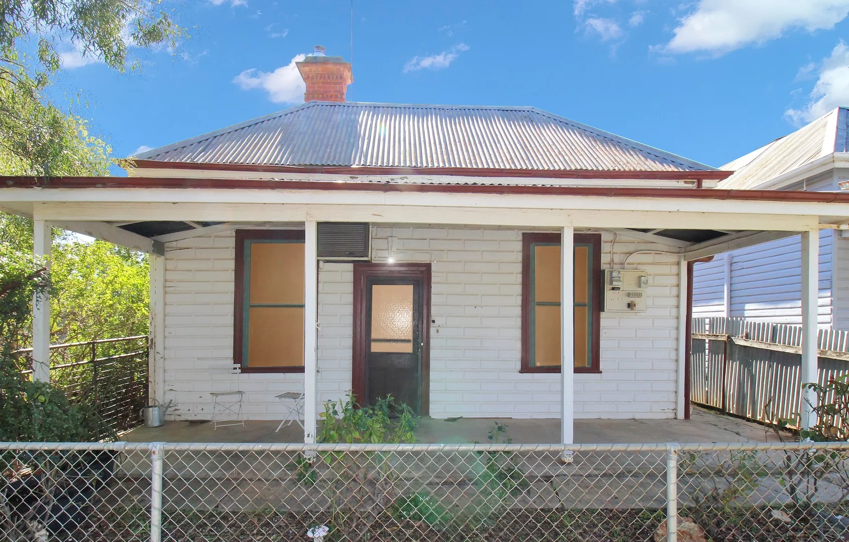 379 MacGregor Street (1/8)
