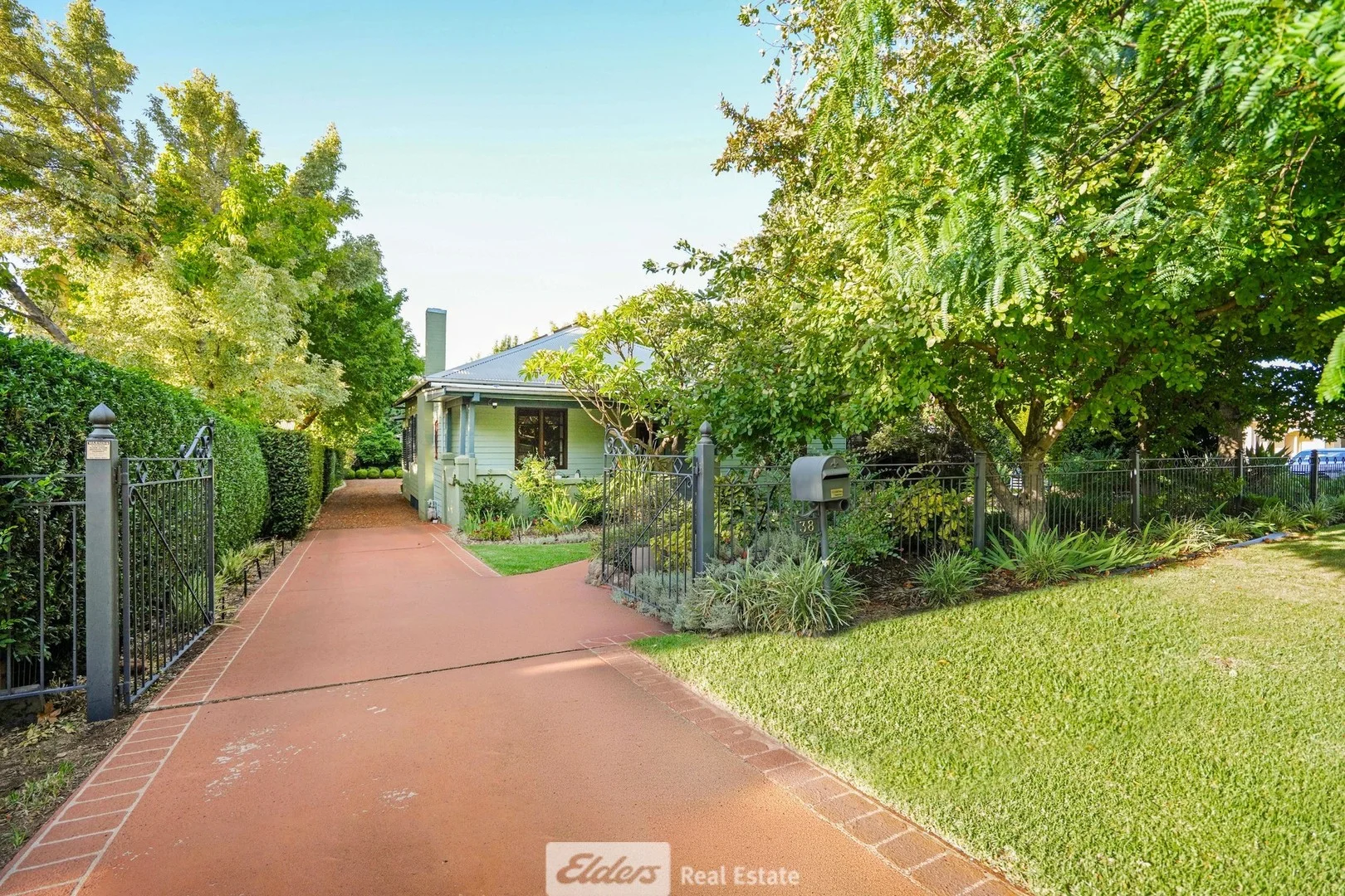 38 Carrathool Street (1/1)