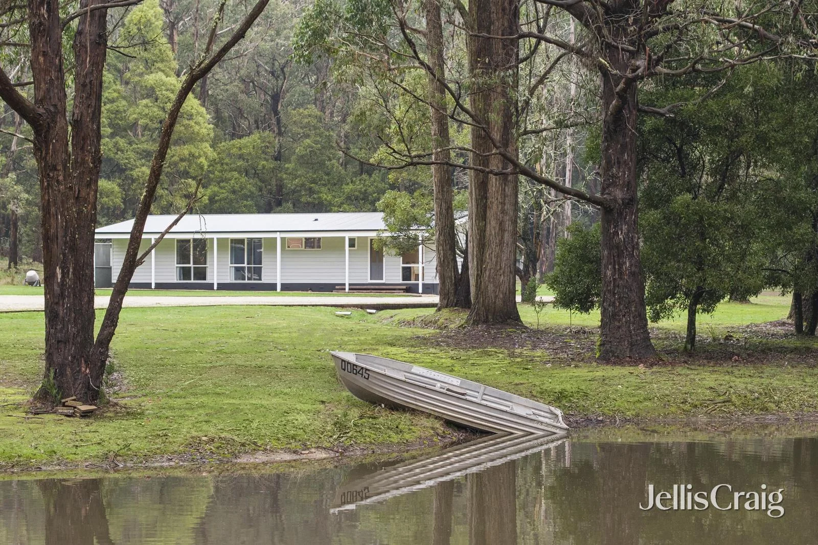 38 Coliban Drive (1/22)