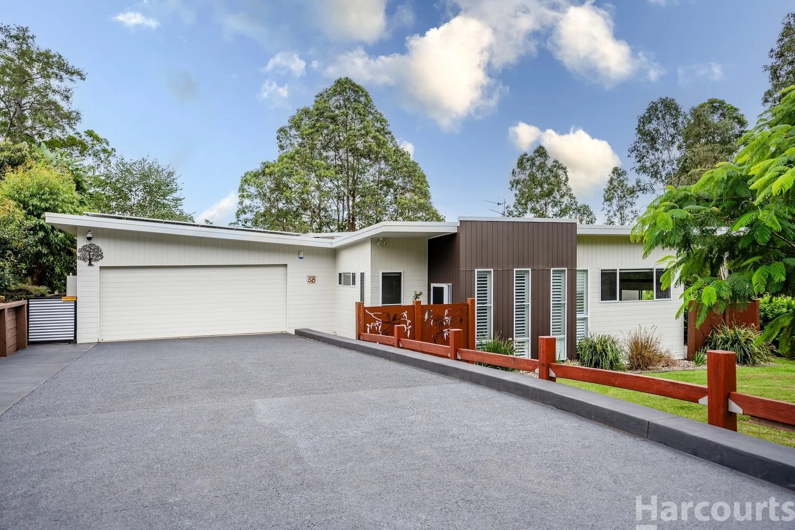 38 Erin Drive (1/34)