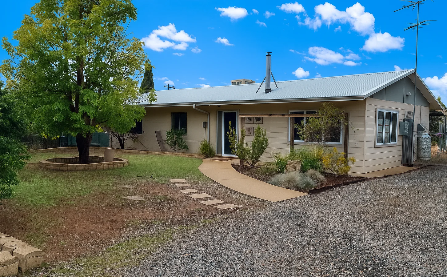 38 Grevillea Cres (1/14)