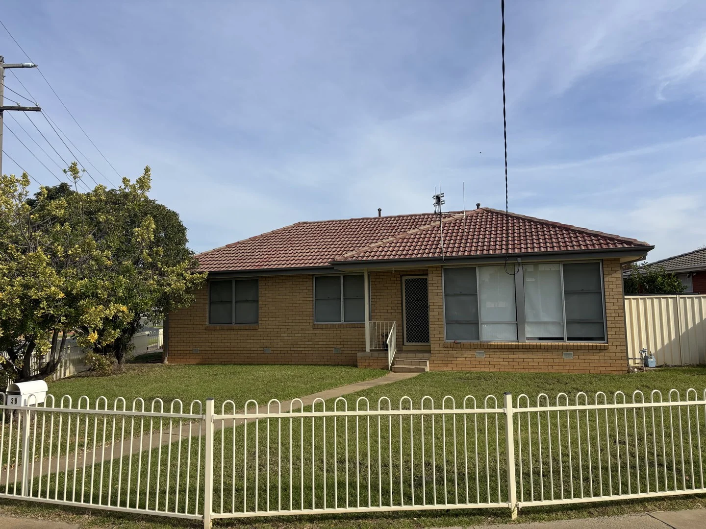 38 Kennedy Road (1/1)