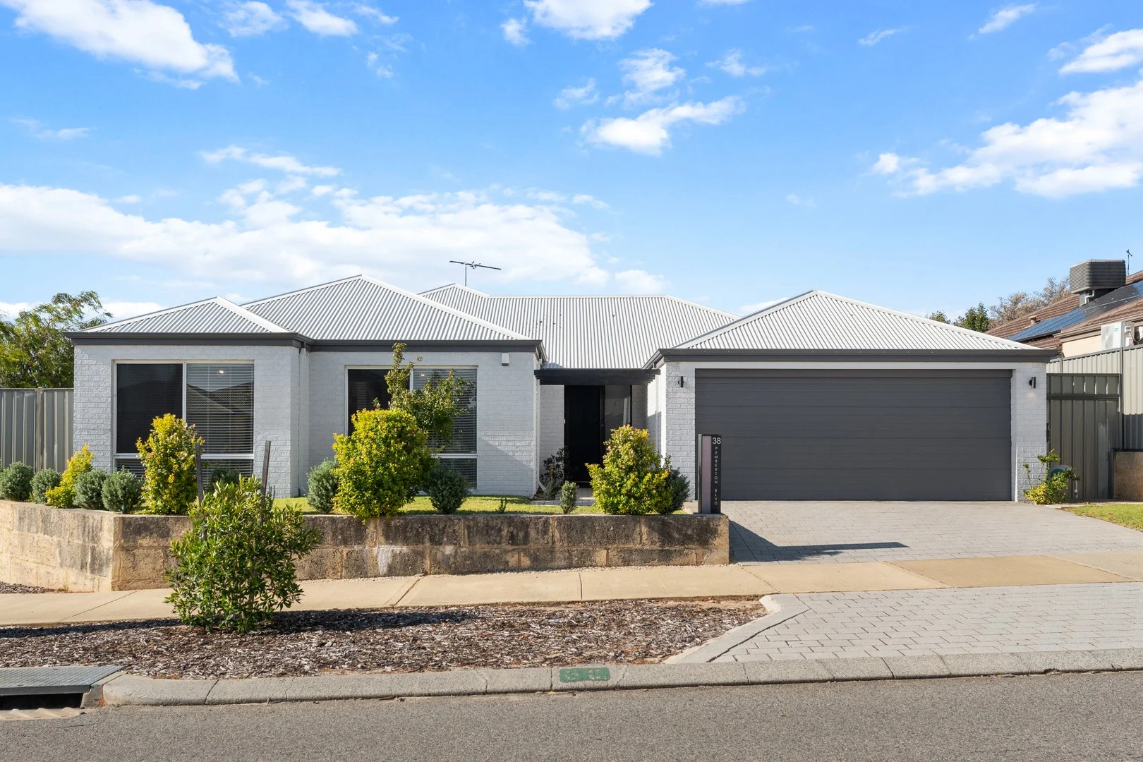 38 Pemberton Blvd (1/35)