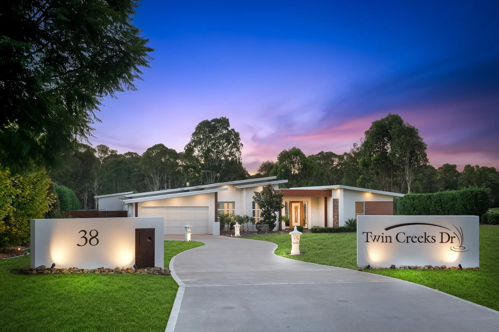 38 Twin Creeks Drive (1/26)