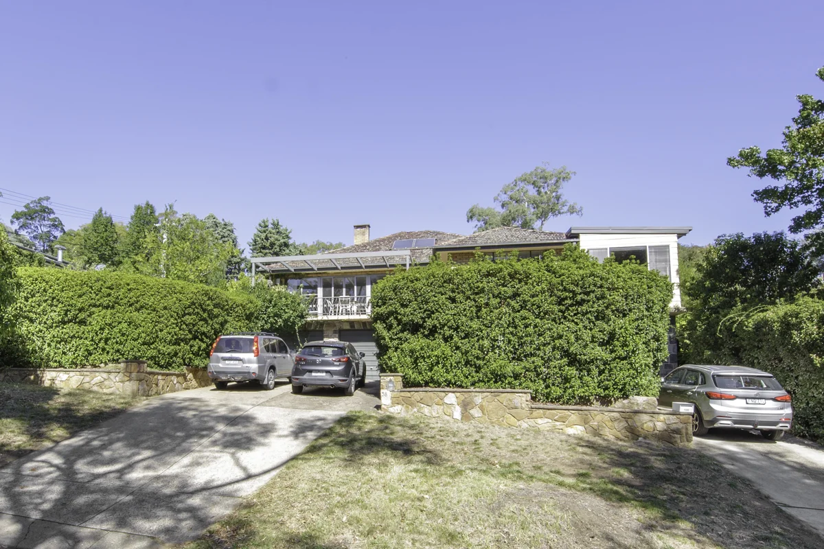 38 Vasey Crescent (1/16)