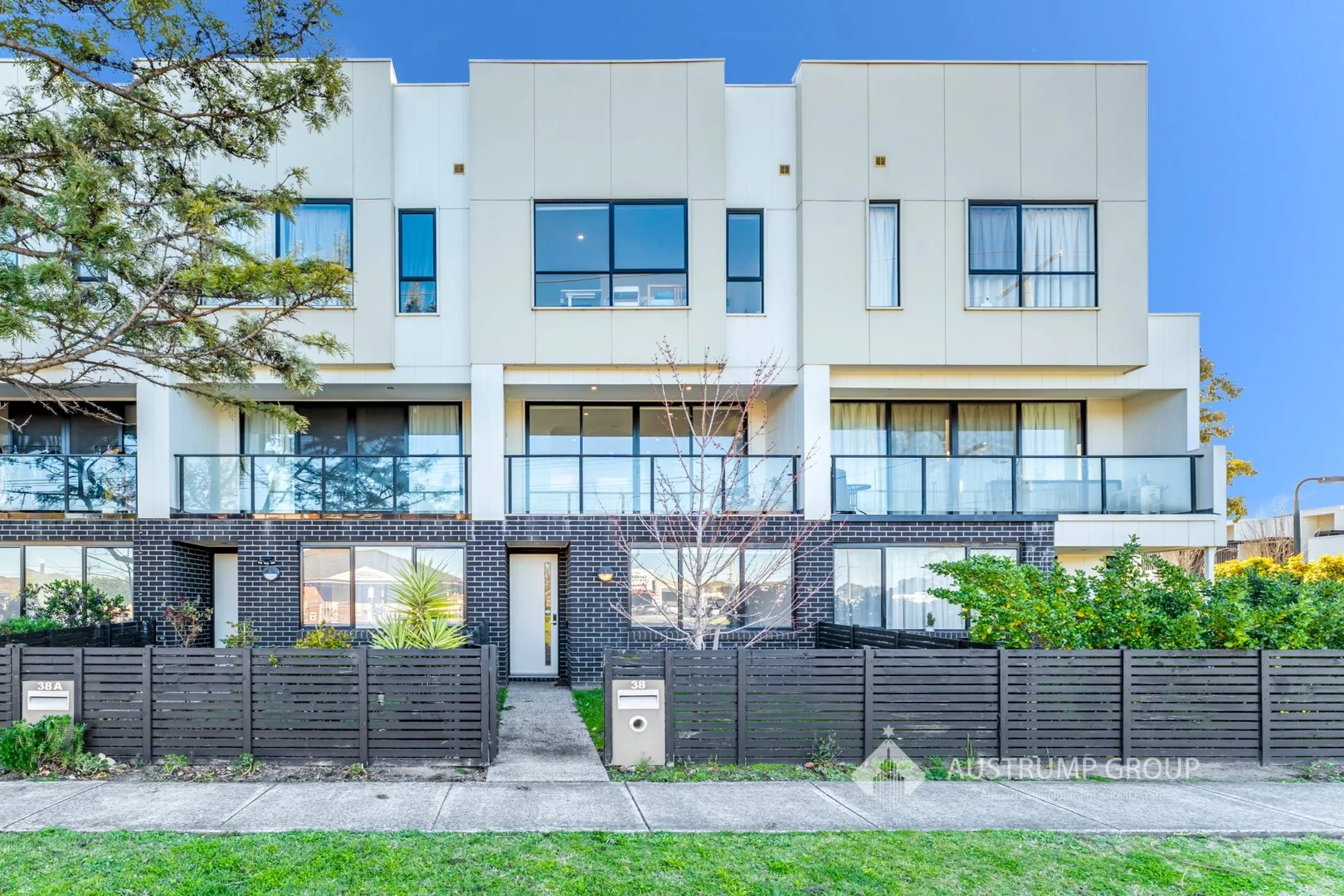38 View Road (1/13)