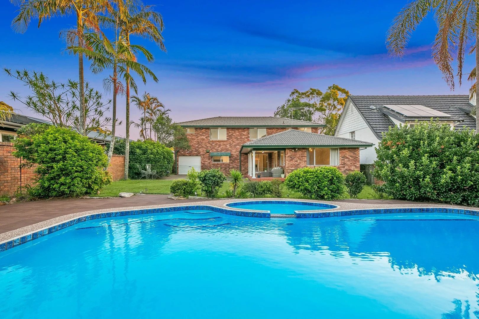 38 Willow Tree Crescent (1/16)