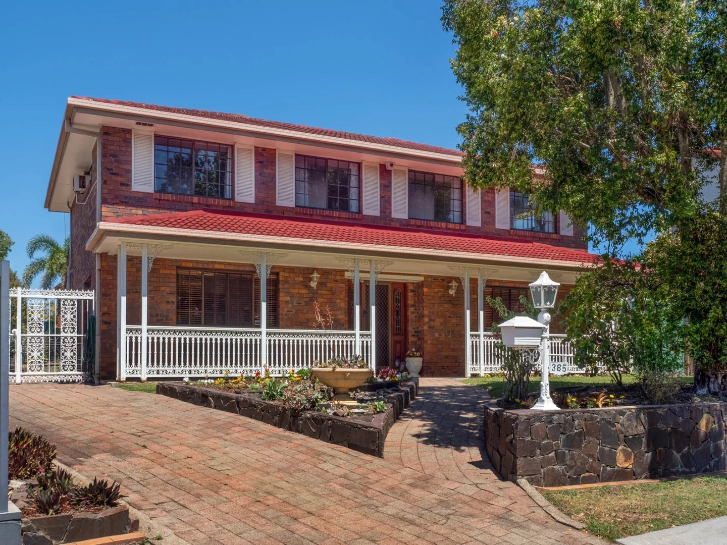 385 Winstanley Street (1/32)
