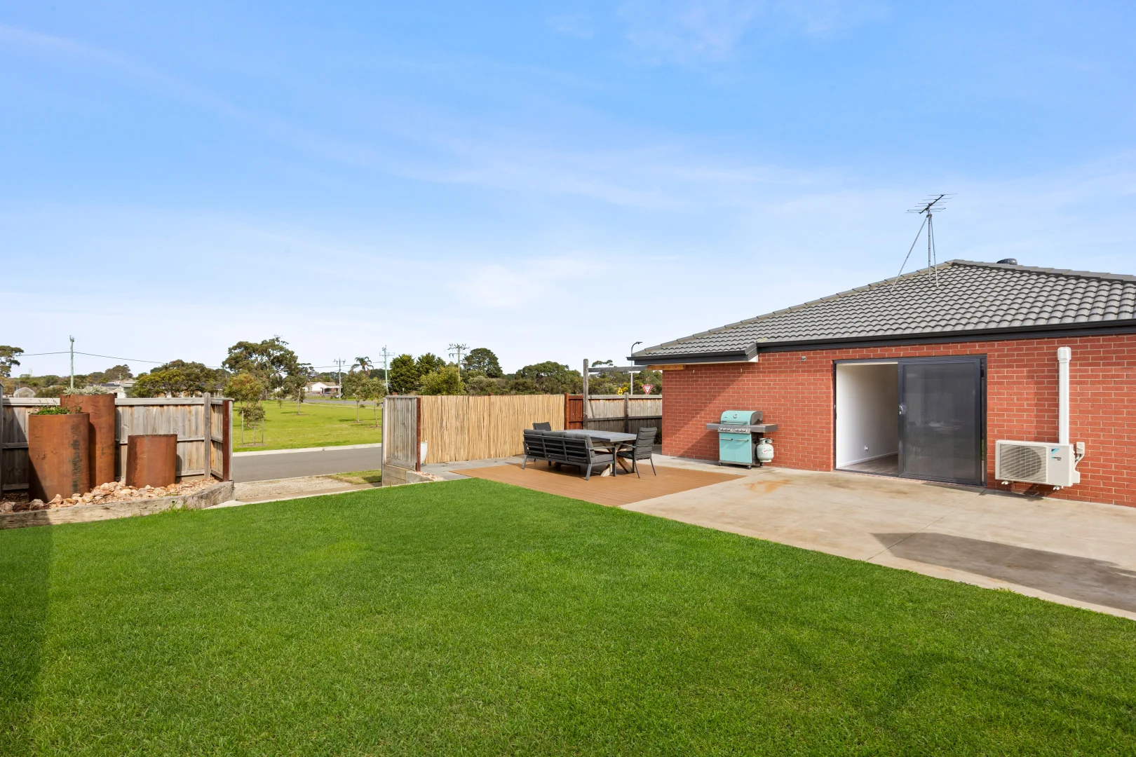389 Ibbotson Street - Image 5