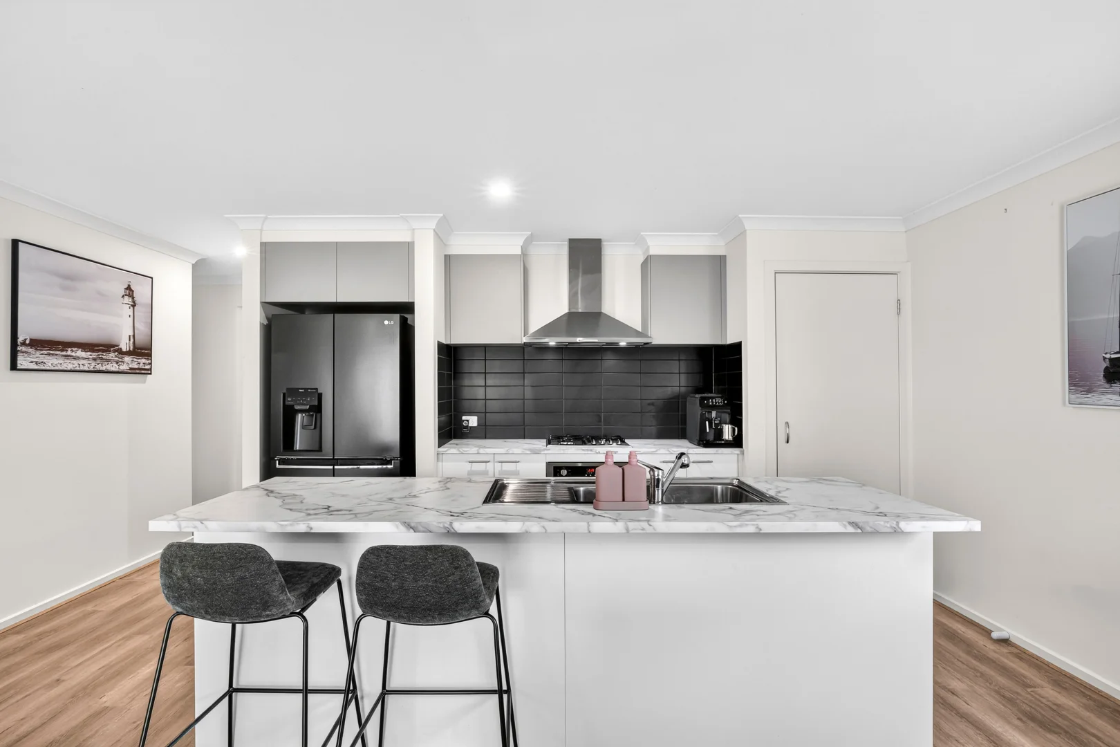 389 Ibbotson Street - Image 2