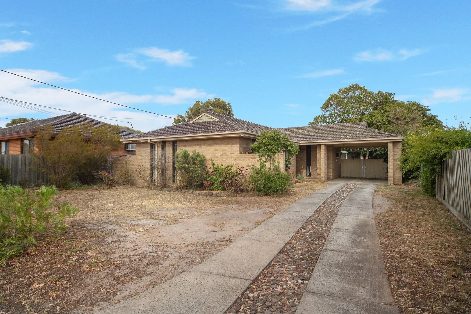 39 Canberra Avenue (1/14)