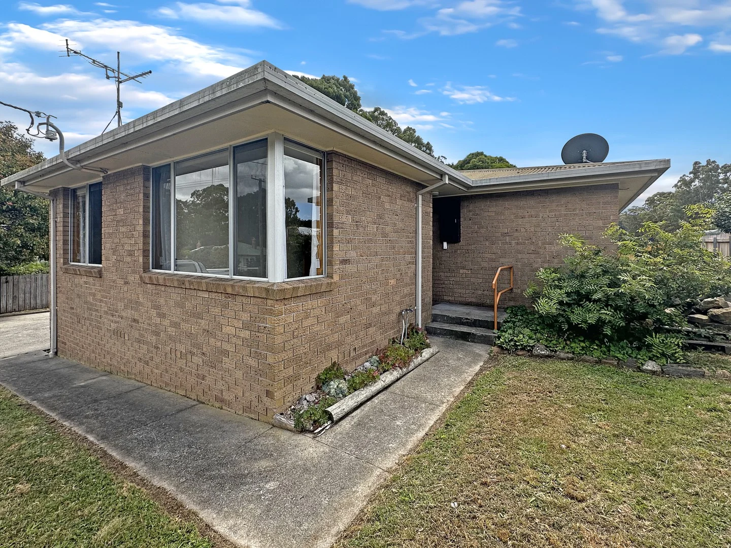 39 Gray Road (1/23)