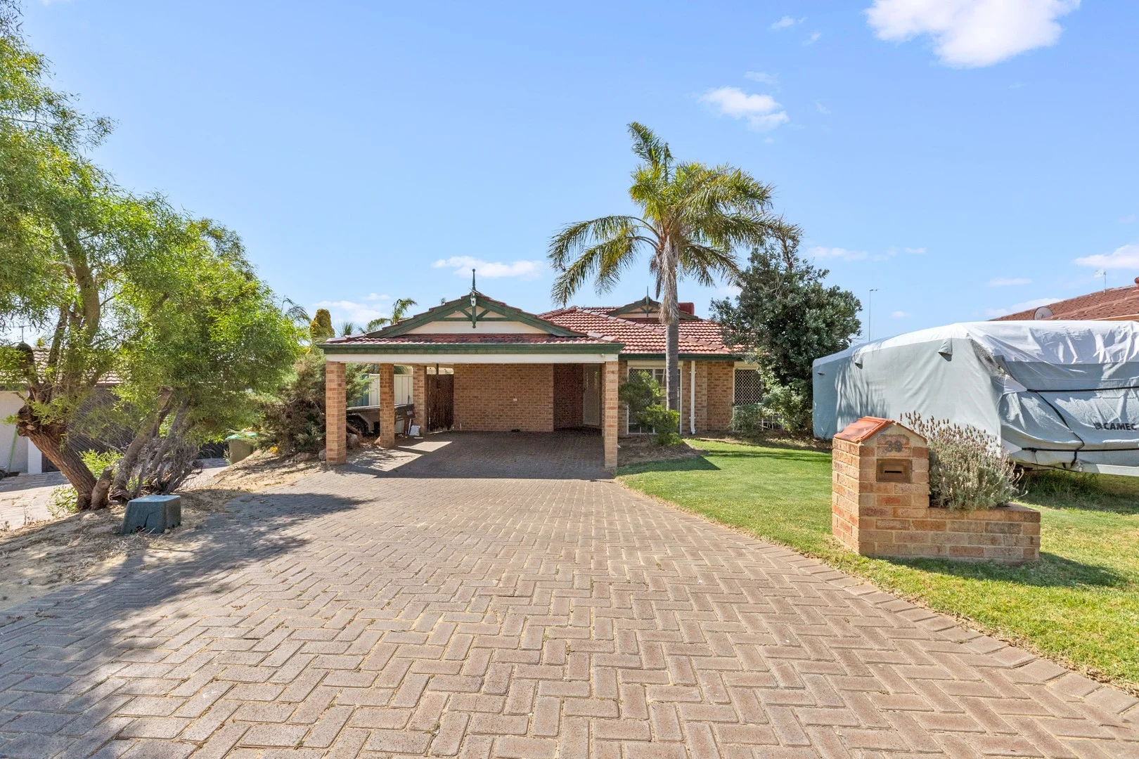39 Hyland Crescent (1/33)