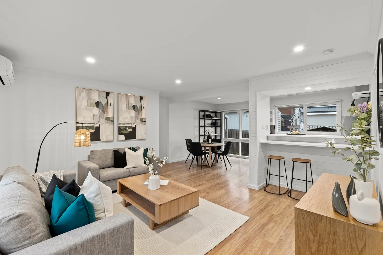 39 Jetty Road - Image 2