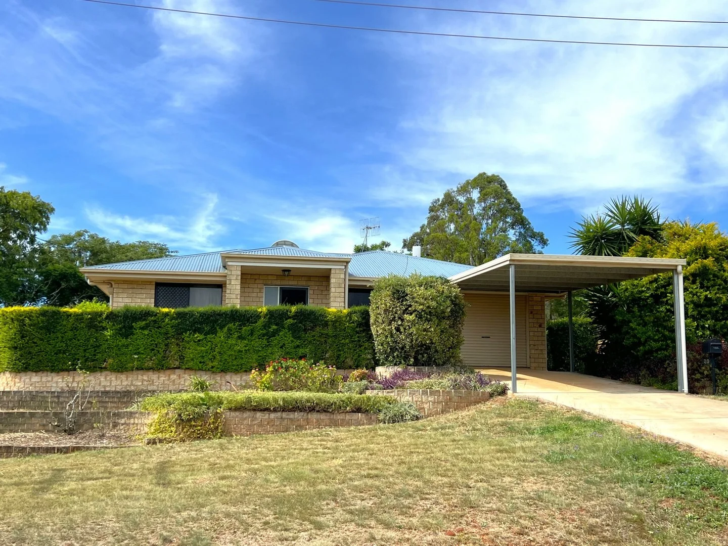 39 Magnussens Drive (1/16)