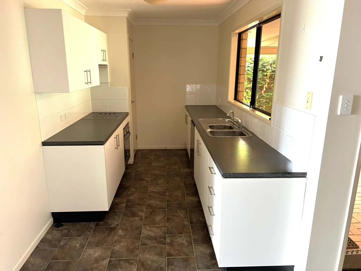 39 Magnussens Drive - Image 3