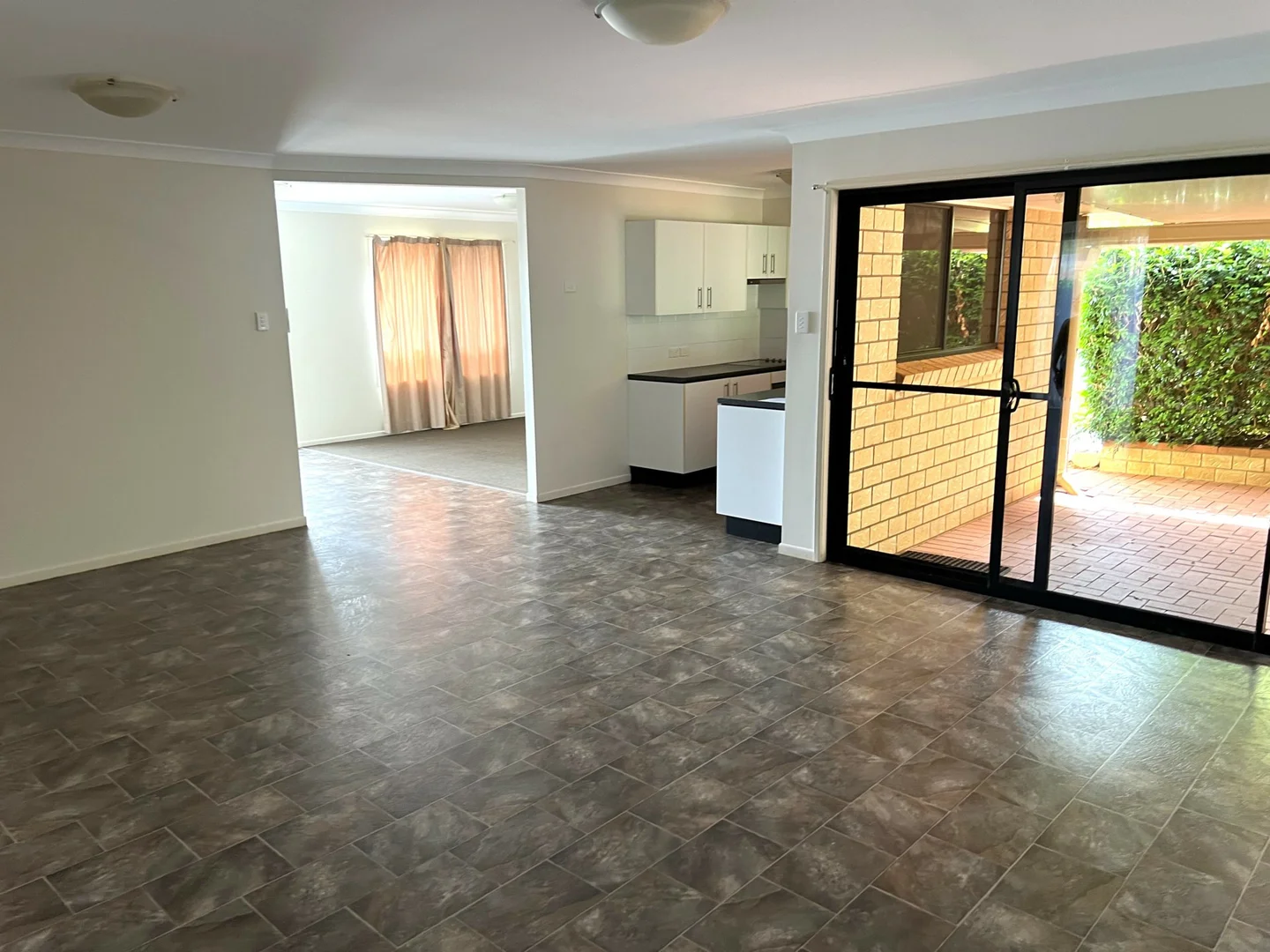 39 Magnussens Drive - Image 5