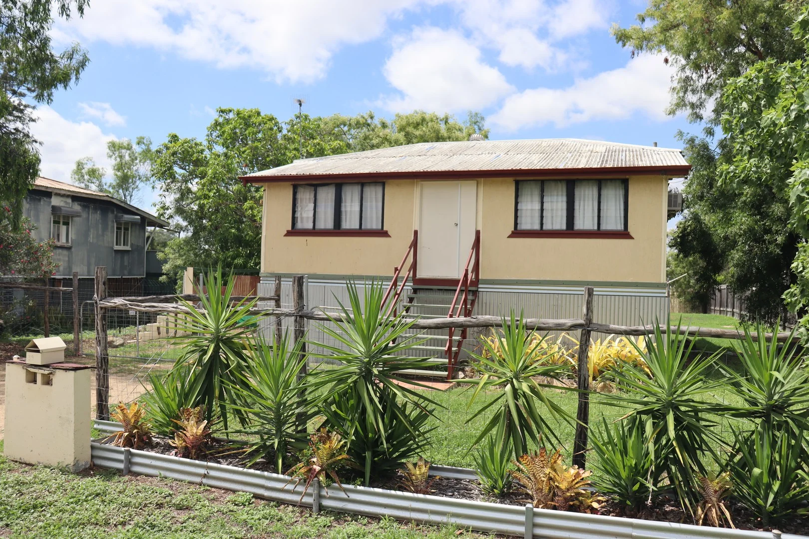 39 Railway Road (1/18)