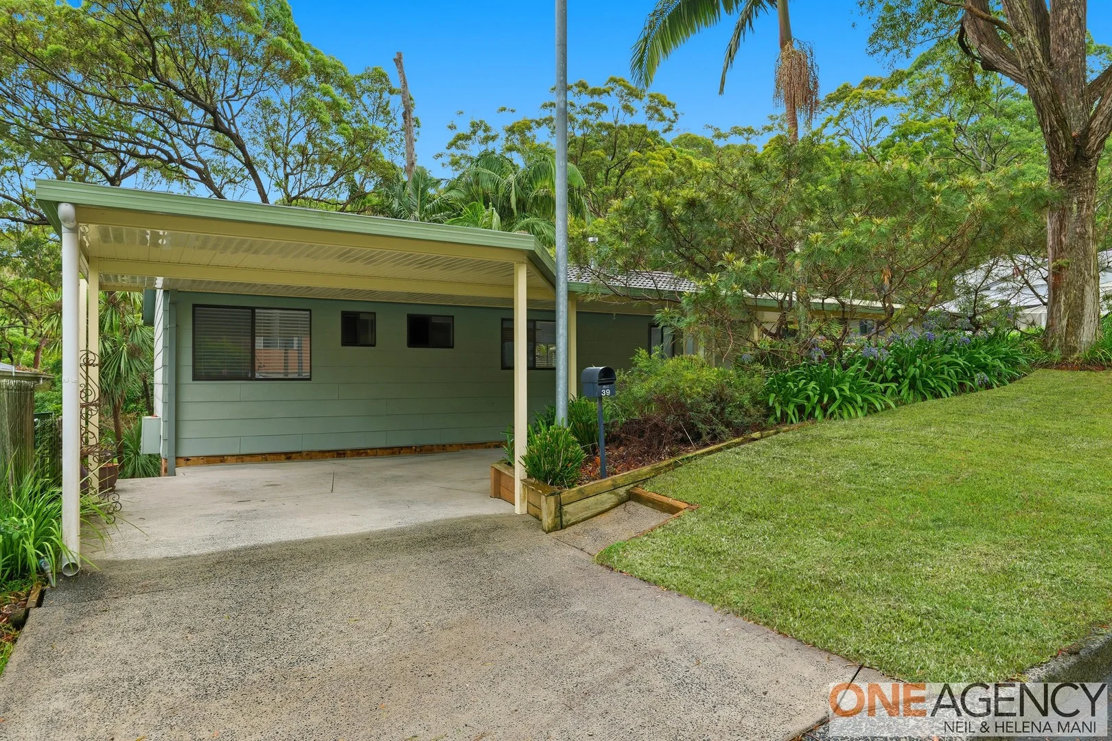 39 South Crescent (1/16)