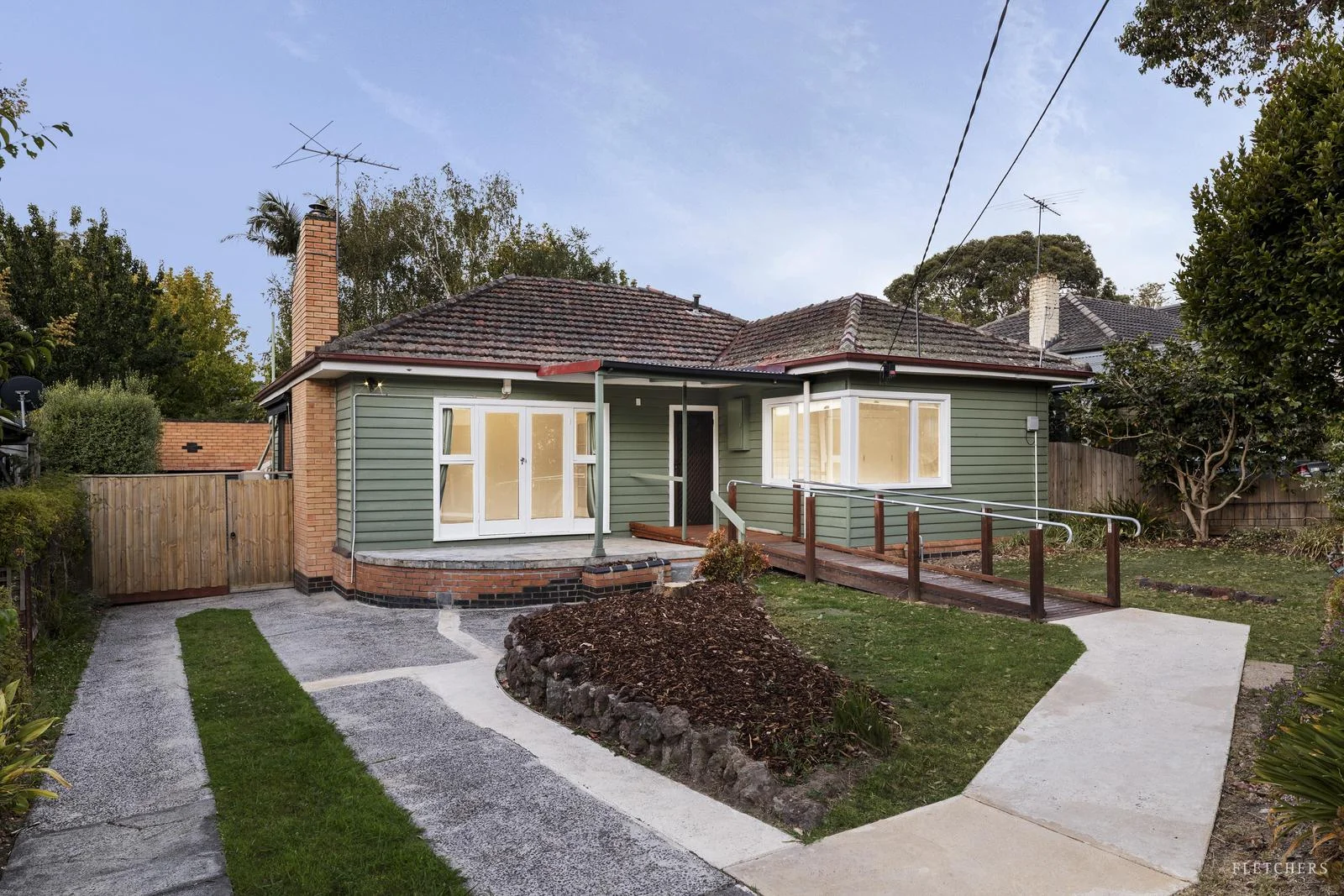 39 Swan Street (1/16)