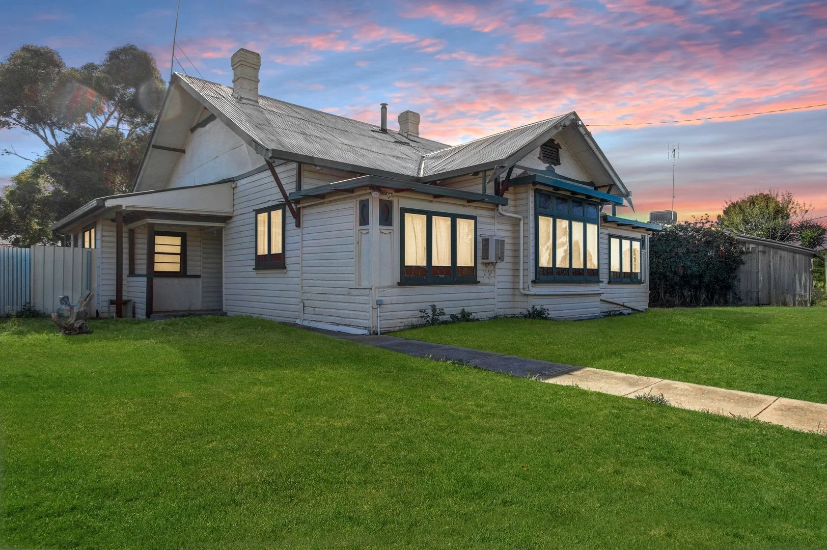 395 Macauley Street (1/7)
