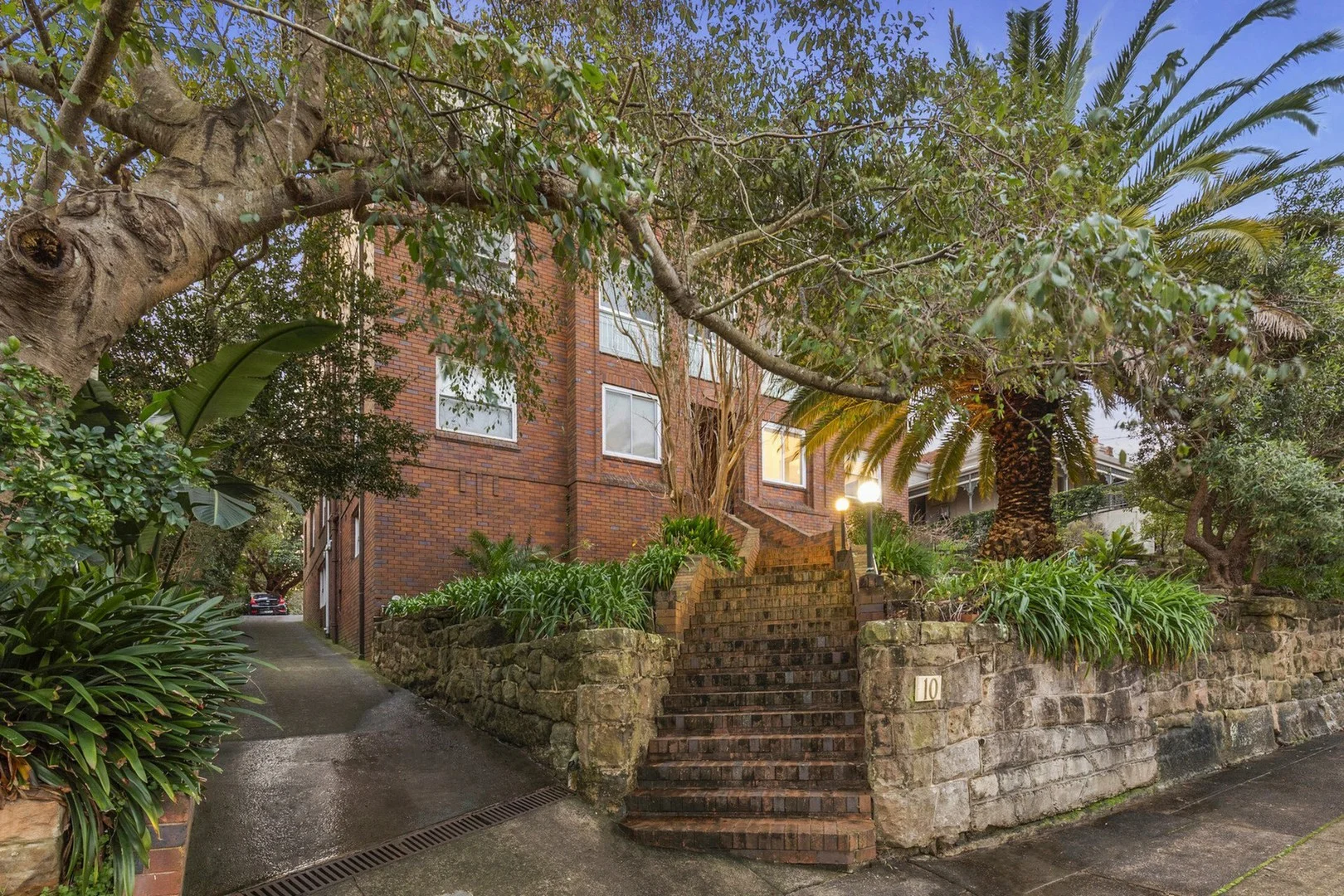 4/10 Mistral Avenue (1/10)