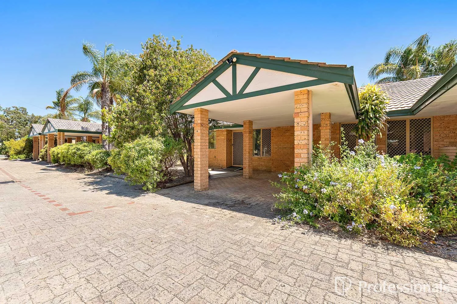 4/11 Stott Close (1/18)