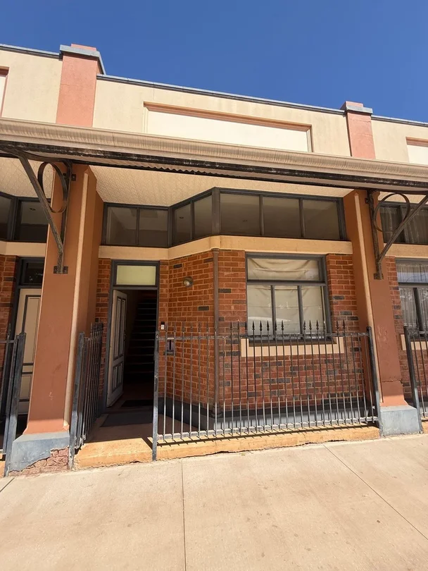 4/2 Burt Street (1/9)