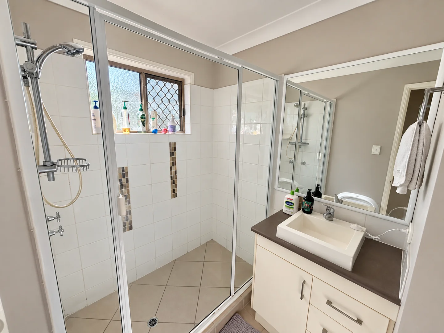 4/29 James Street - Image 5
