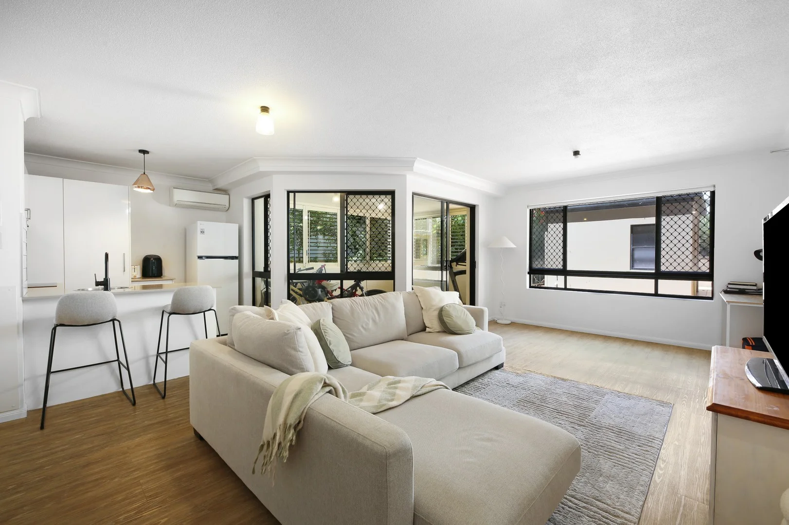 4/4-6 Acacia Avenue (1/20)