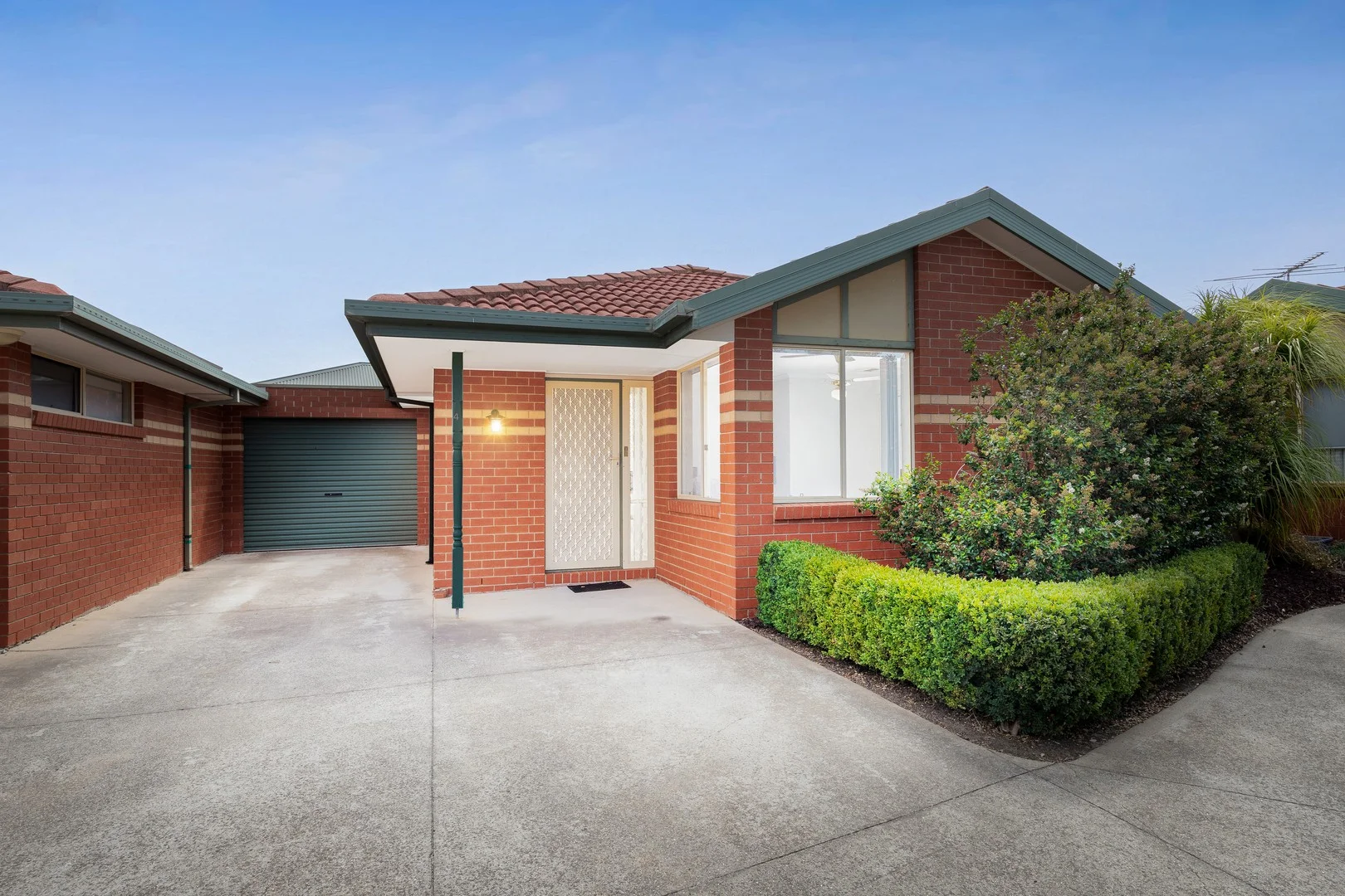 4/4-6 Joseph Drive (1/14)