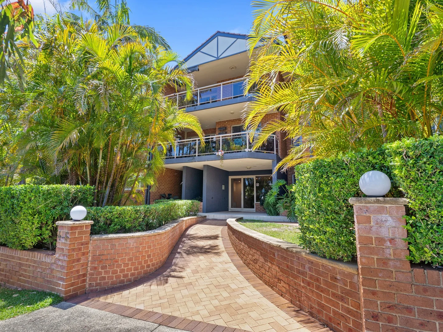 4/4-6 Vista Street (1/18)