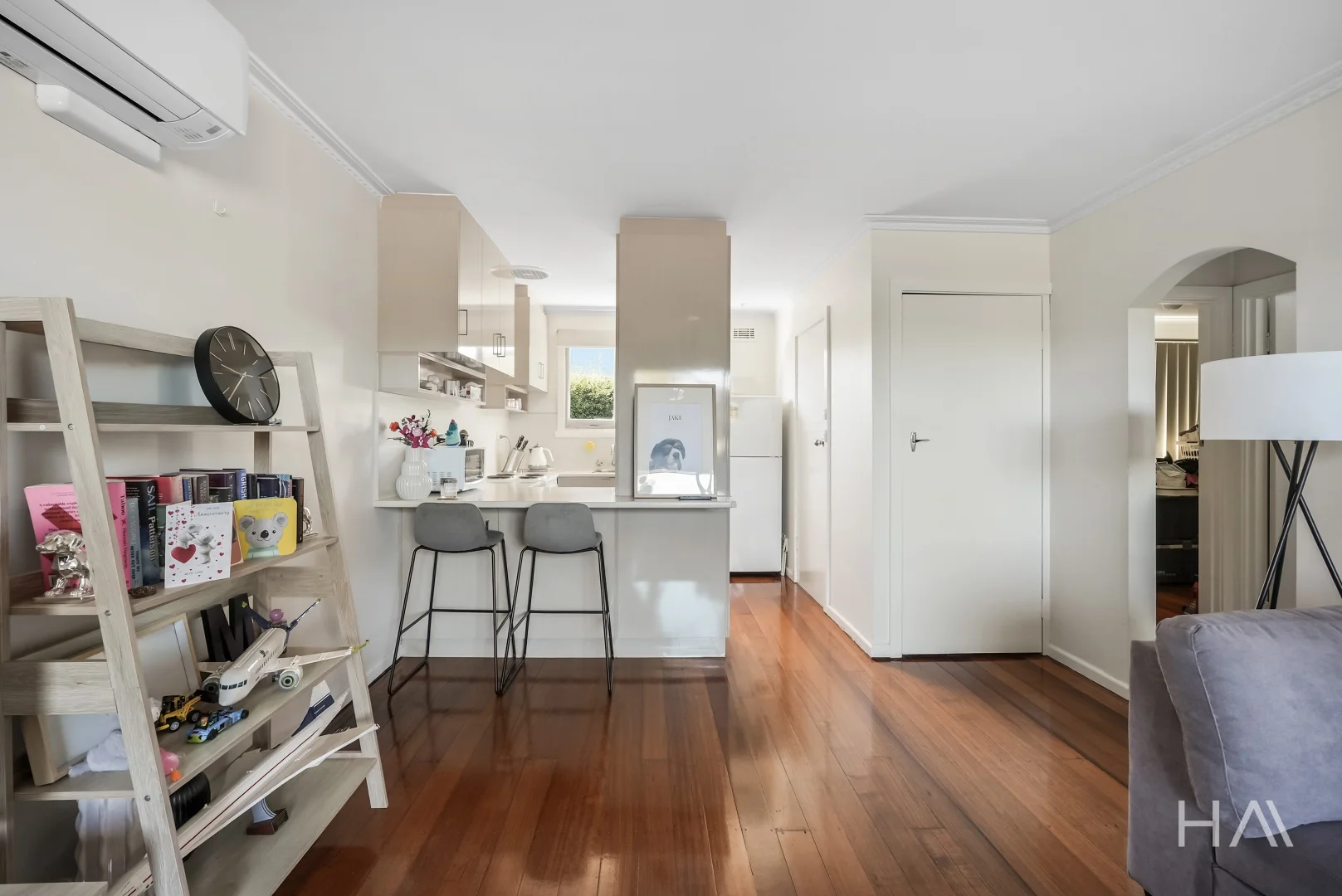 4/4 Bruce Street - Image 5