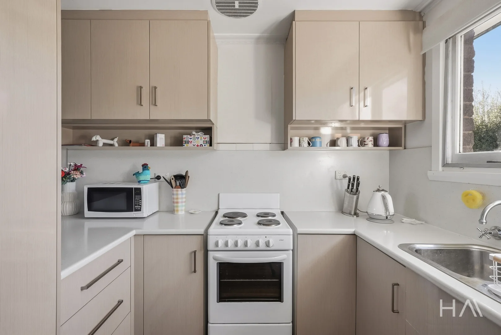 4/4 Bruce Street - Image 3