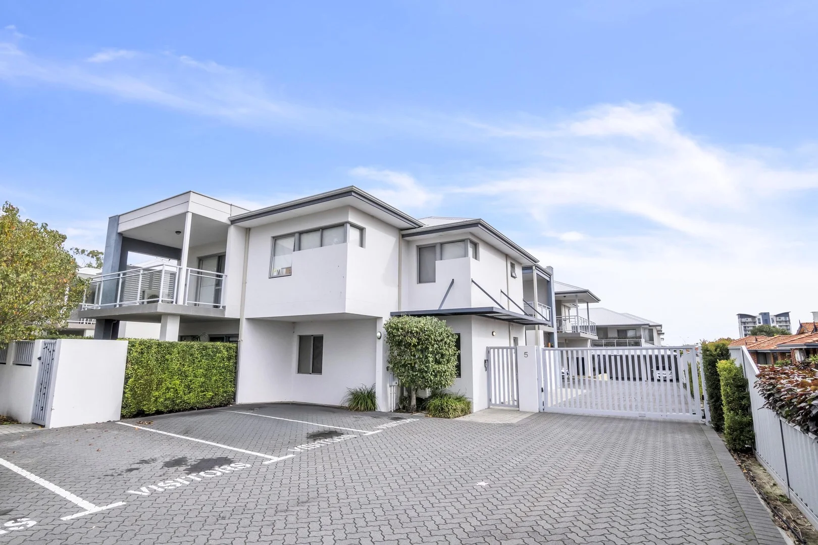 4/5 Clearver Terrace (1/13)