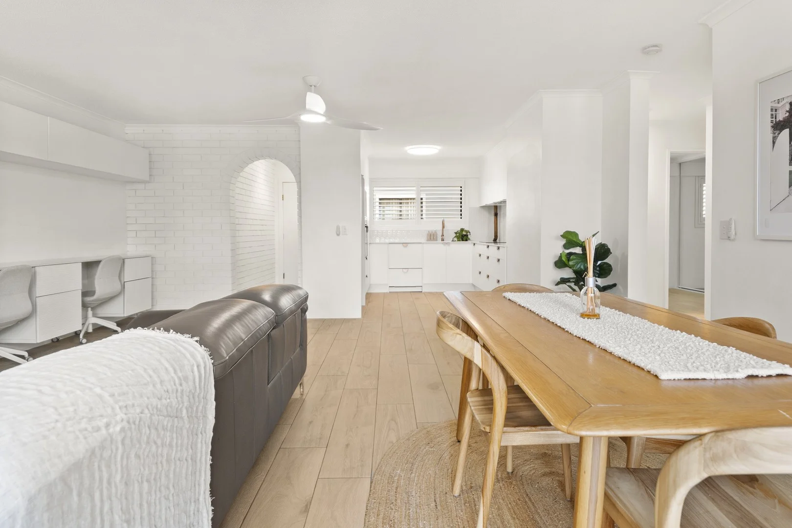 4/63 DIXON STREET (1/19)
