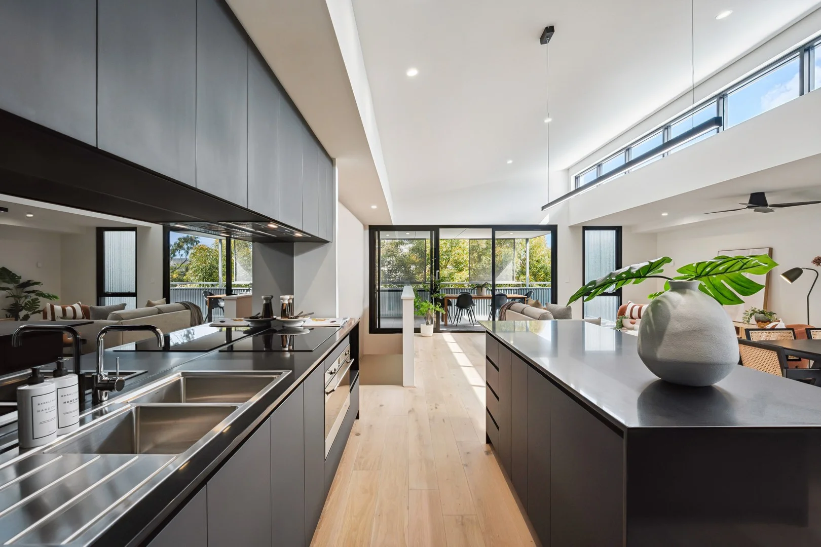4/8 Wood Street (1/19)