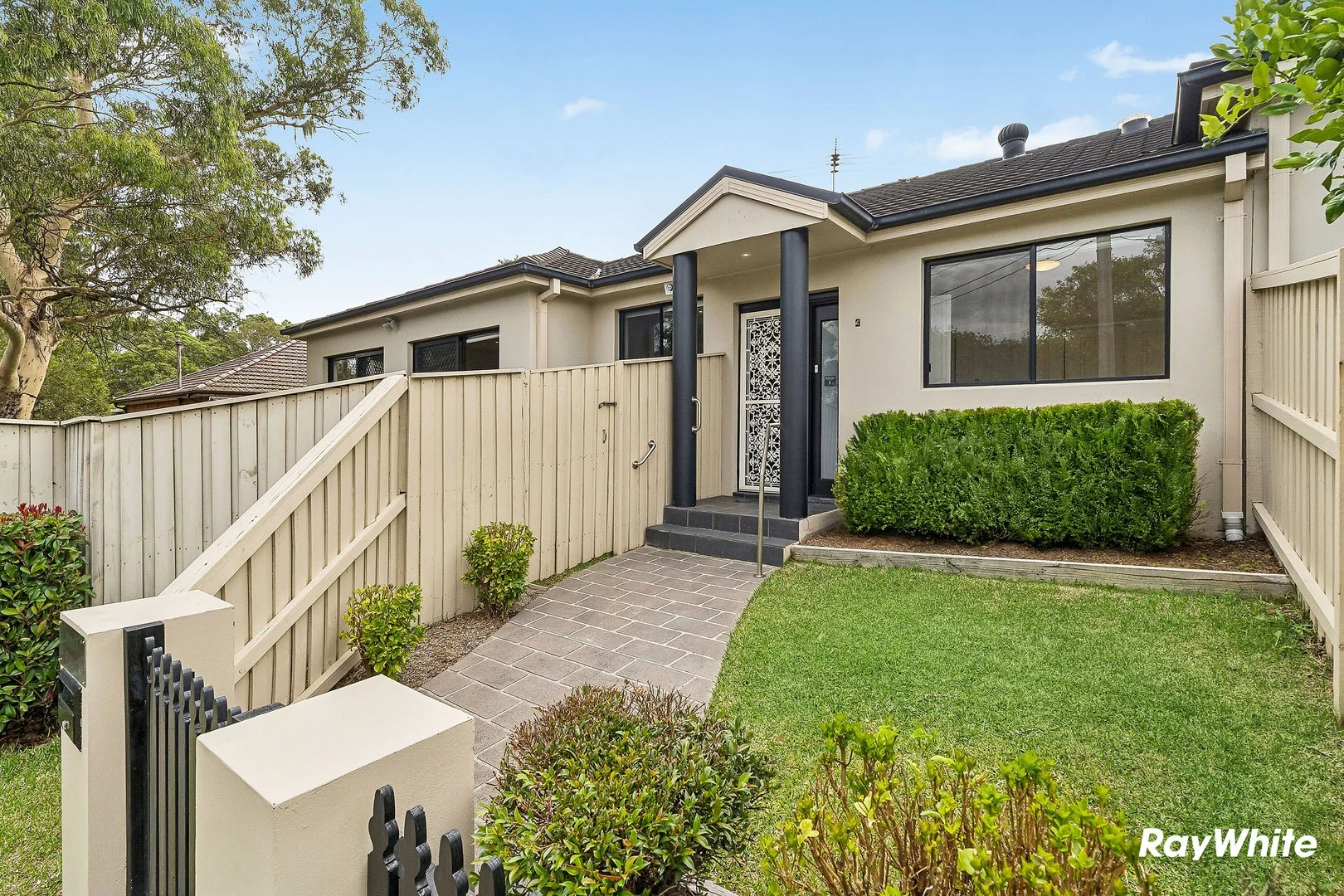 4/80-82 Quarry Road (Entry from Ivy Street) (1/20)