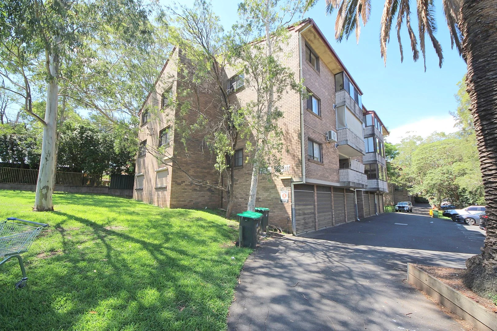 4/85 Cairds Avenue (1/9)