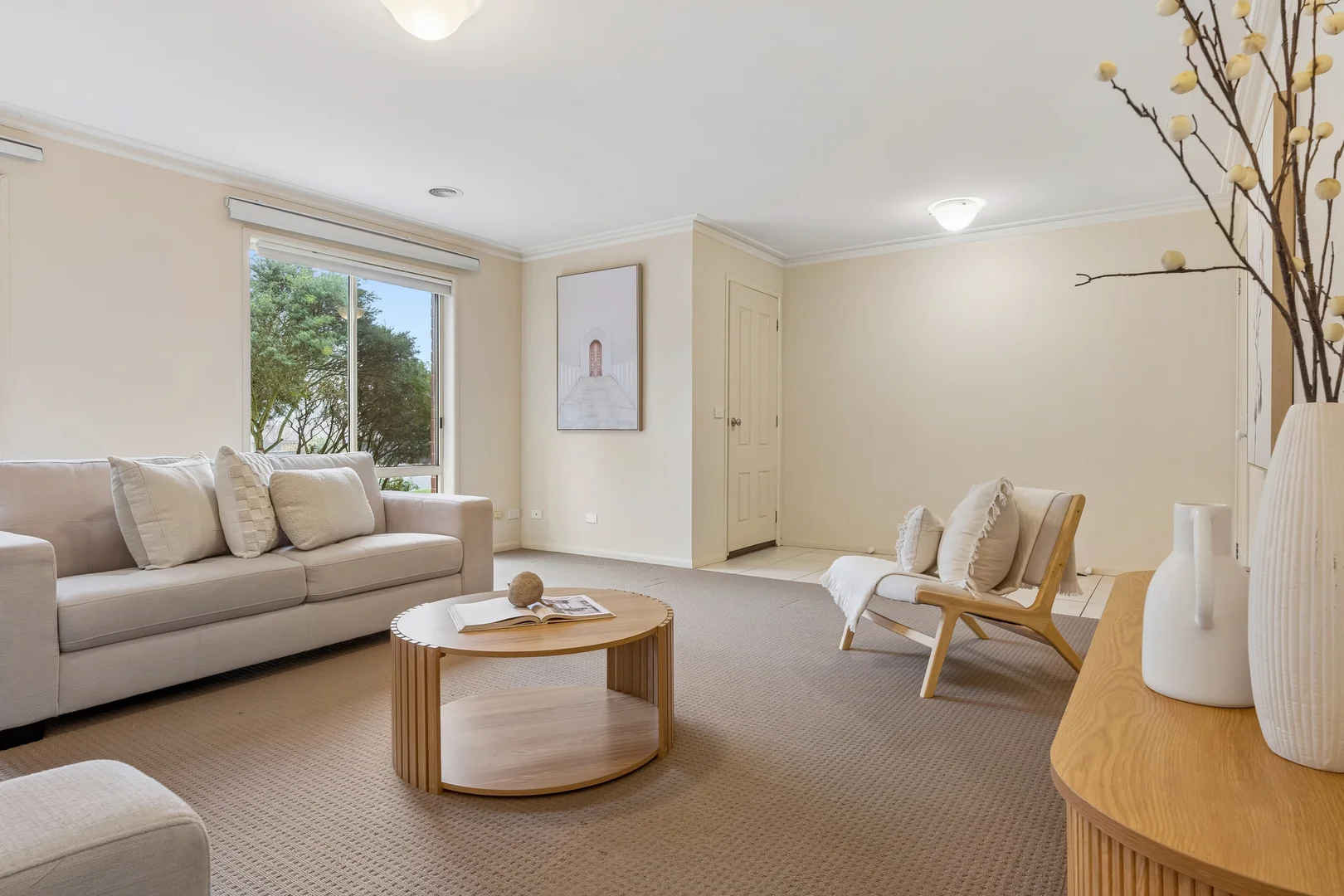 4 Acacia Drive - Image 2