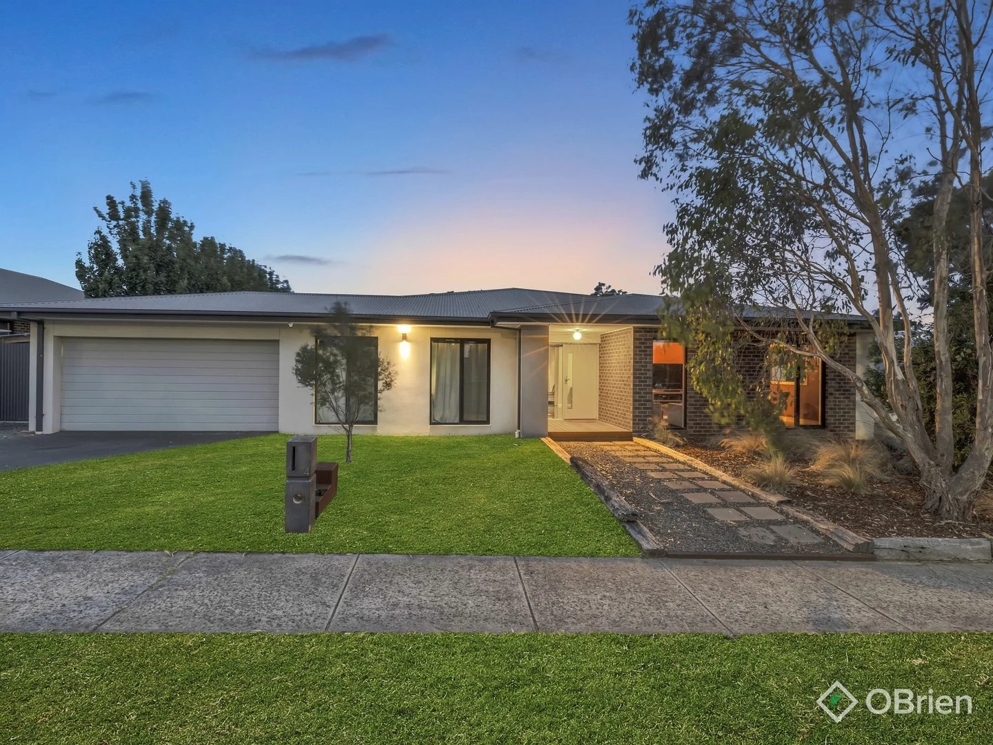 4 Appletree Rise (1/1)