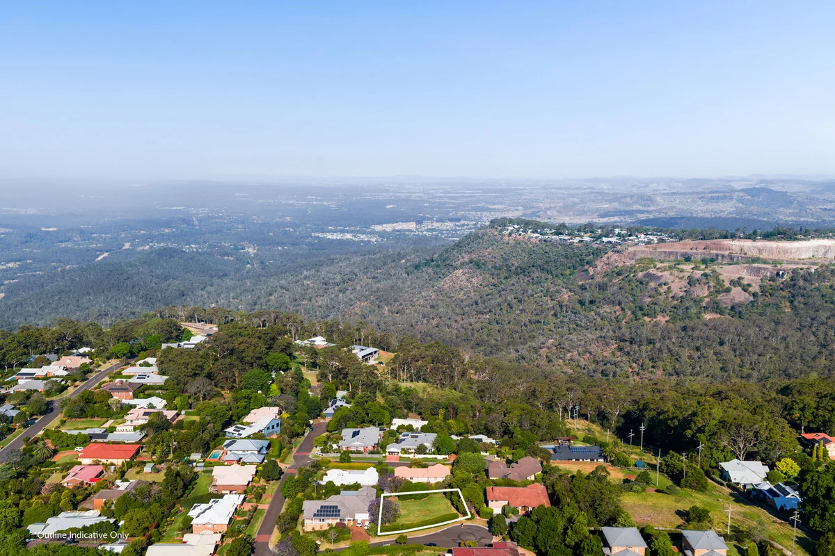 4 Balmoral Close (1/9)