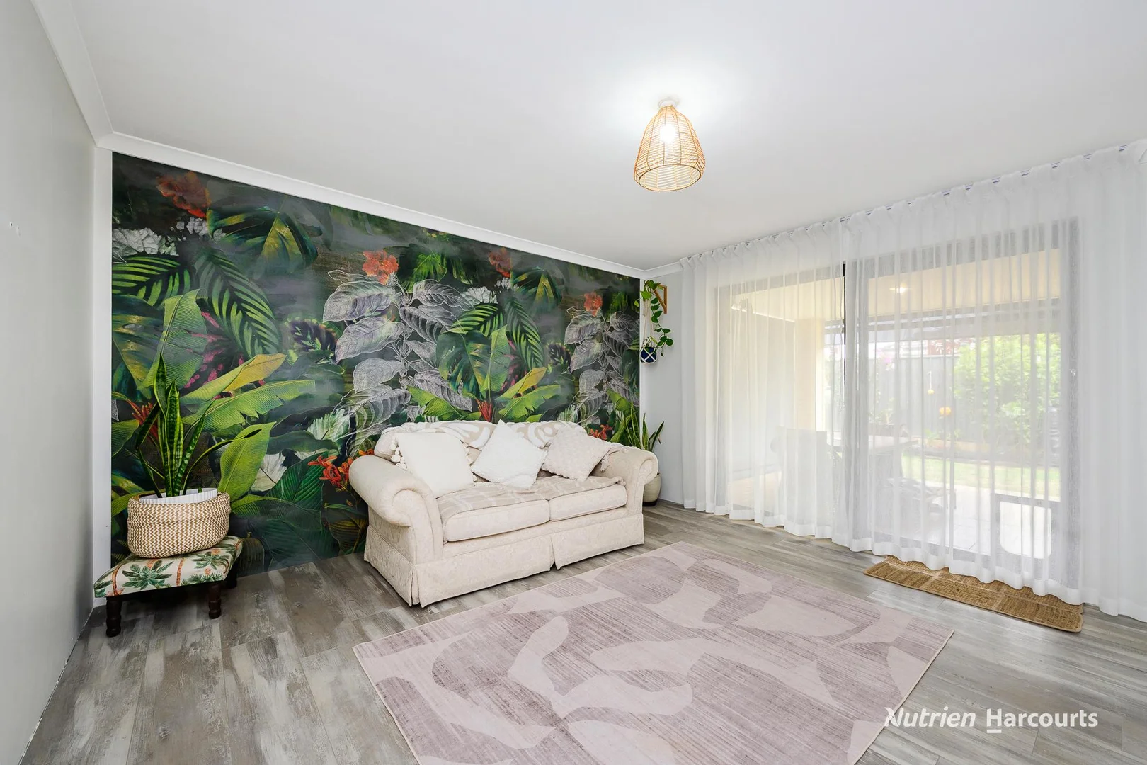 4 Bunker Crescent - Image 4